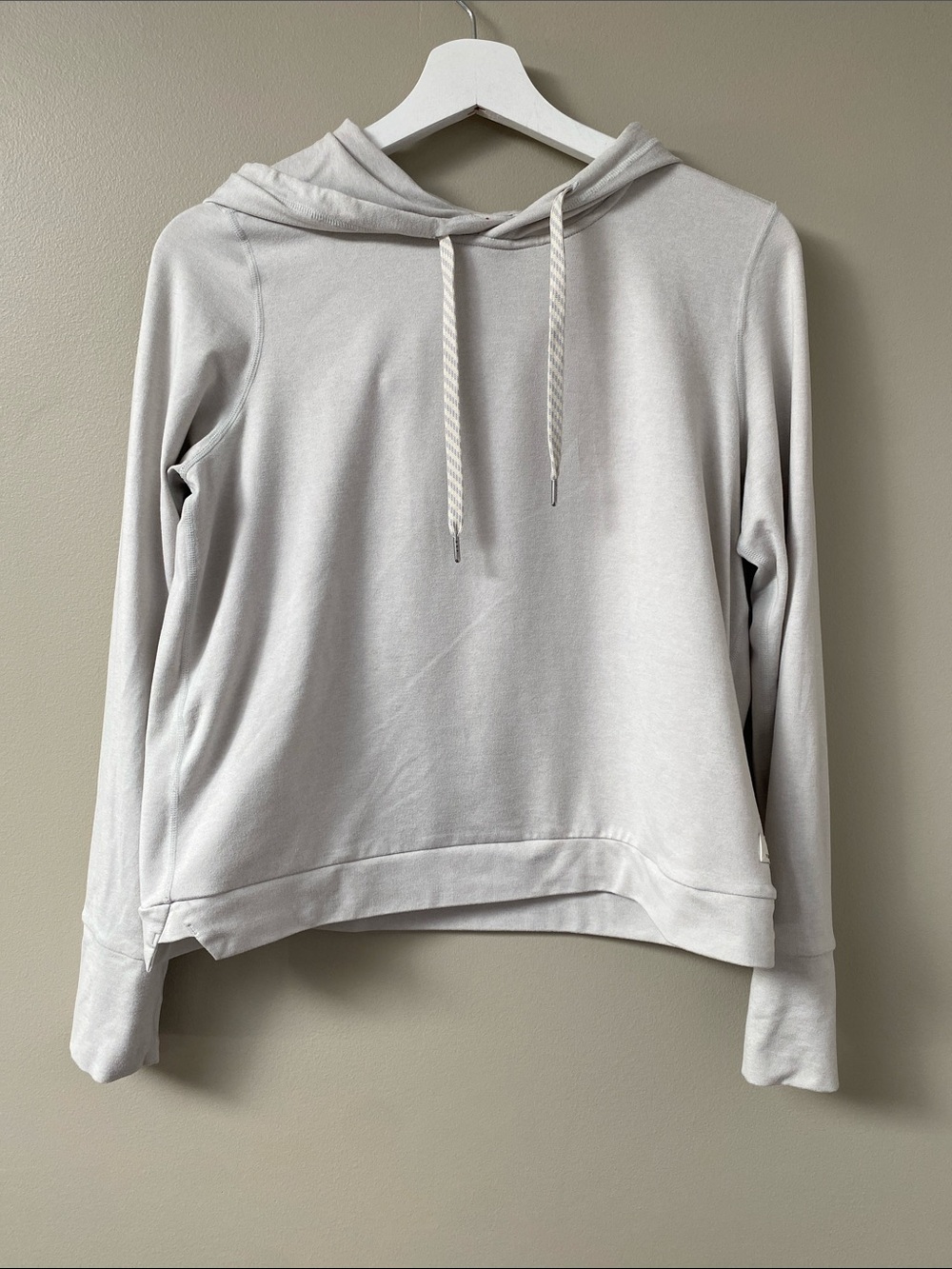 Vuori Halo Essential Hoodie Light Grey Dreamknit Athletic Loungewear - Picture 2 of 6